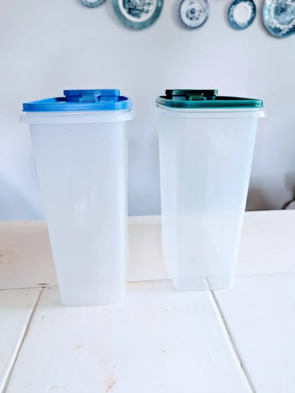 VTG Set of 2 Tupperware Cereal Keeper Store N Pour Containers Blue Green Flip